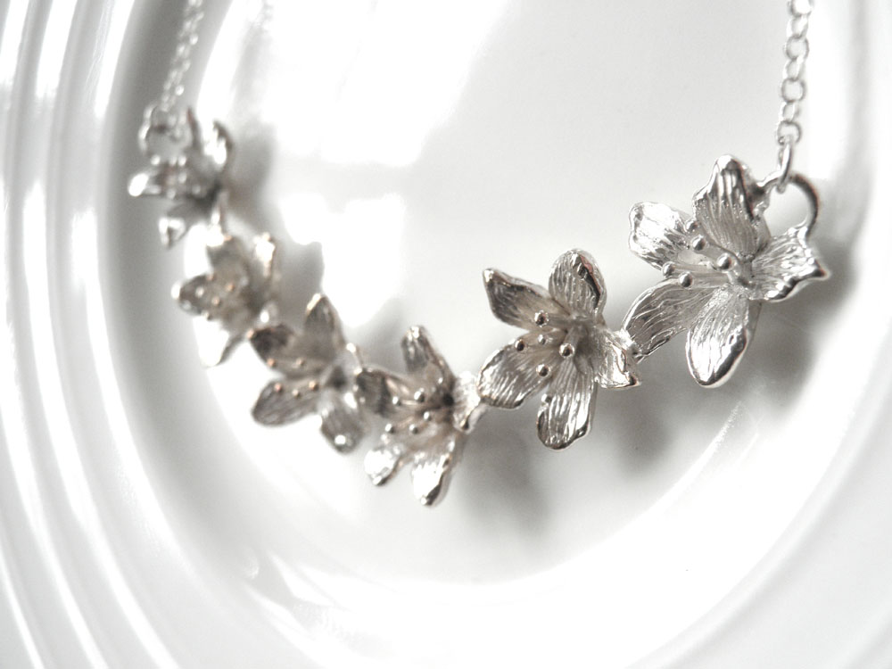 五月雪．油桐花 (925純銀項鍊、銀飾) - 飾品圖片第3張